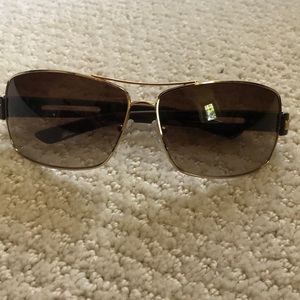 Never worn Men’s Prada sunglasses